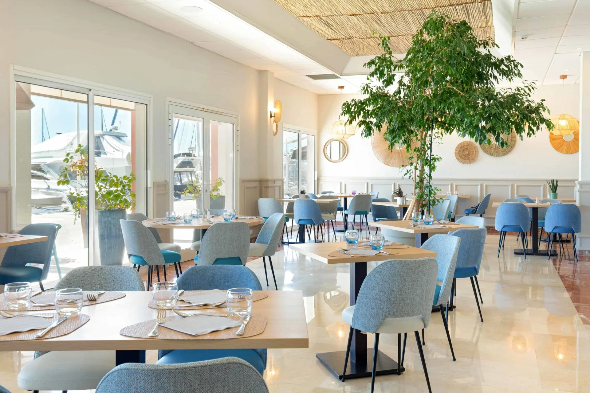 Restaurant — photo 71